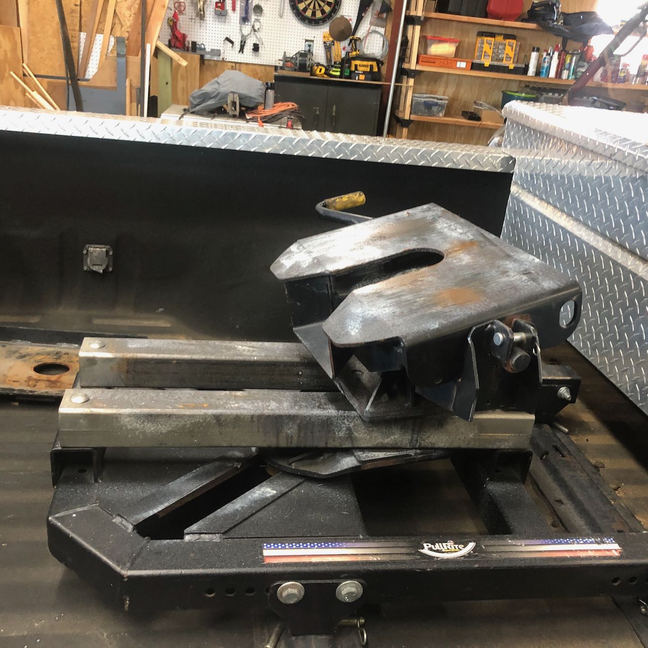 Pullrite Super Glide Automatic Sliding Fifth Wheel Htich